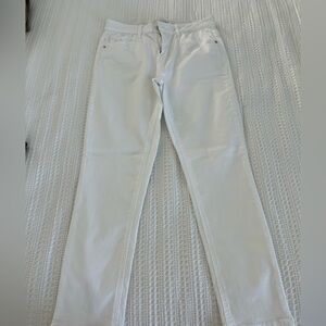 Ladie’s White Jeans